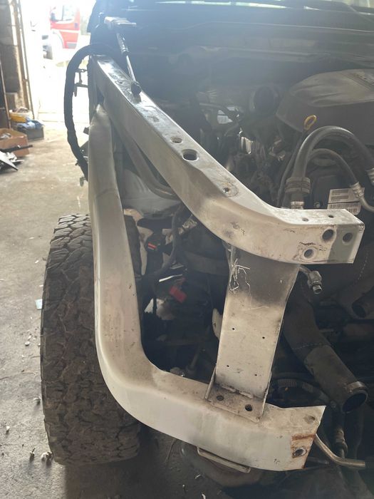 Dodge Ram 1500 IV DS Oryginalne mocowanie błotnika  kieł baran 09-24