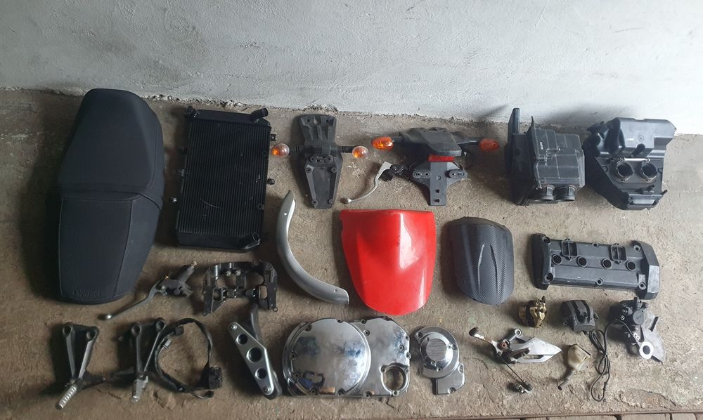 Pakiet 120 części motocyklowych Aprilia, Yamaha, Suzuki, Kawasaki