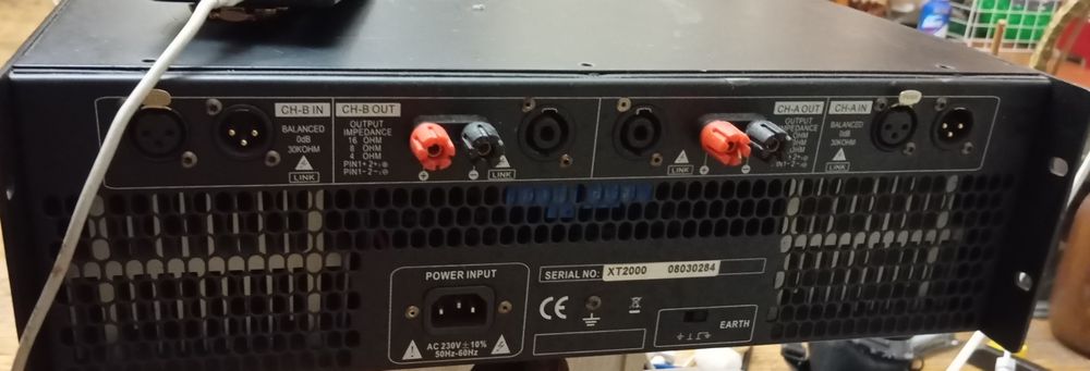 Підсилювач Усилитель підсилювач  XT 2000  микрофон