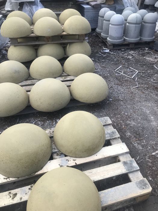 Полусферы бетонные ,столбики антипарковочные