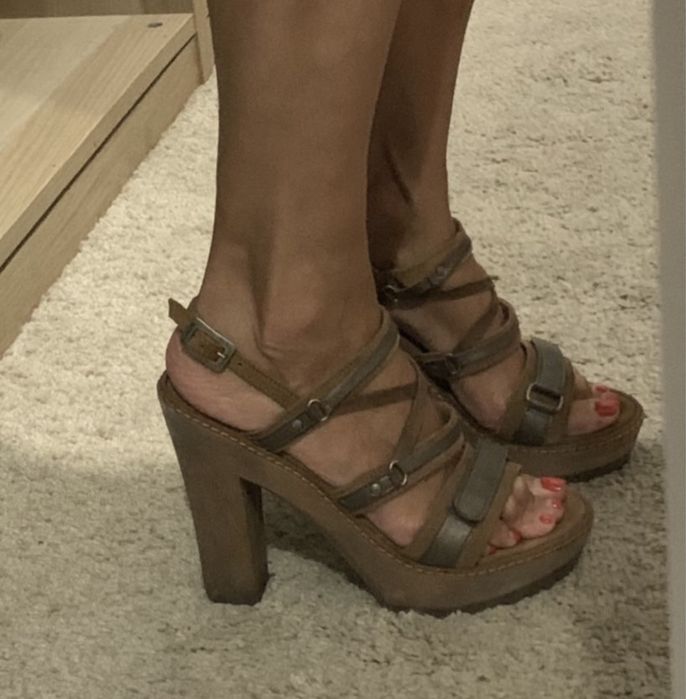 Sandalias XUZ - tamanho 38