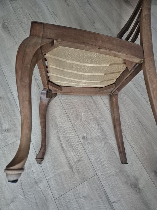 Krzesło przedwojenne.