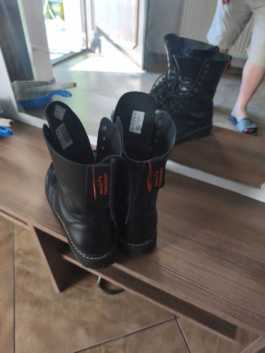 Buty glany marki KMM