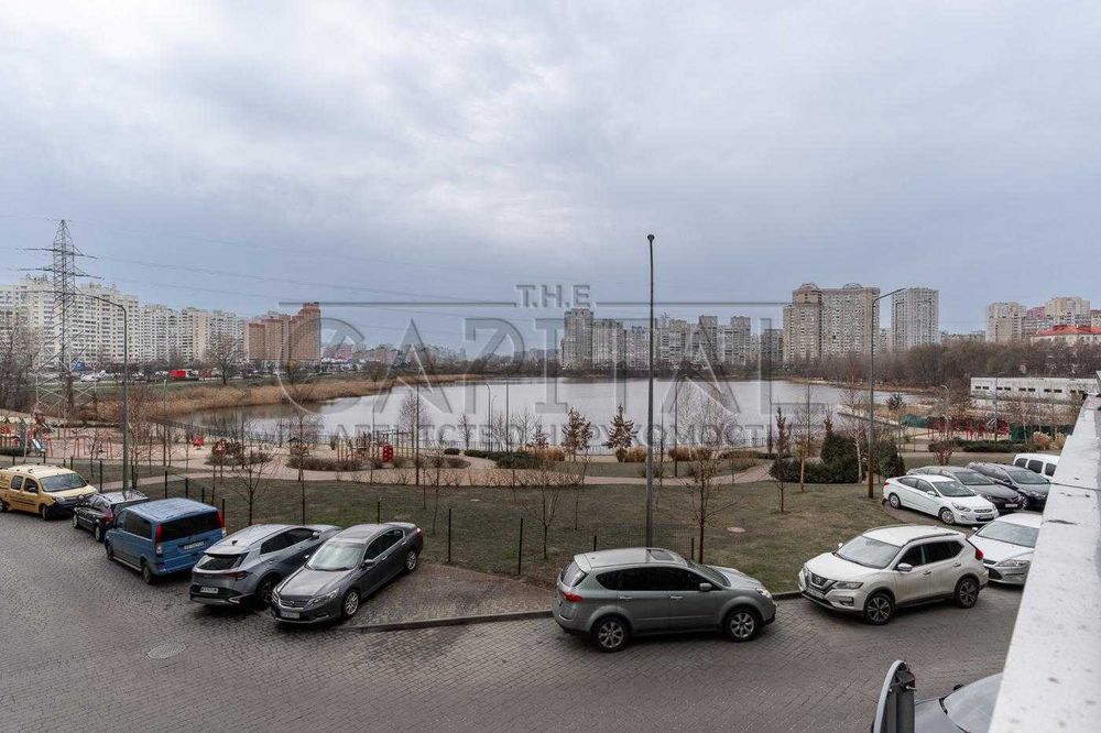 Продаж комерційного приміщення без ремонту 206м2 ЖК "Лебединий"