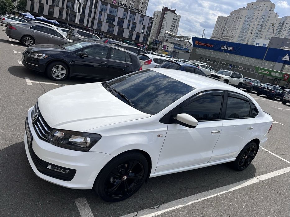 Volkswagen Polo ,1.6 Газ-Бензин 2017