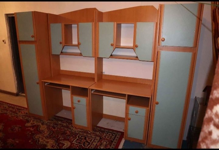 Meble do pokoju dziecięcego (szafa x2, biurko x2)