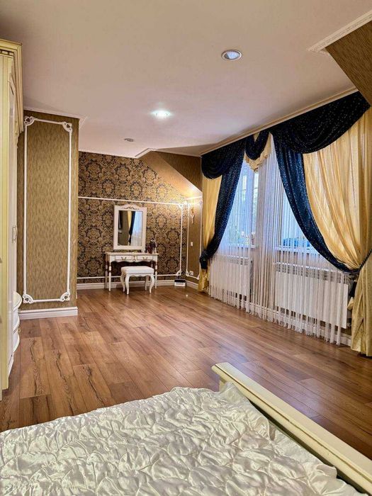 Продам будинок з ремонтом у мальовничому Ворзелі.