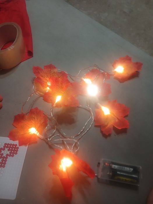 Продвм світодіону гірлянду листя