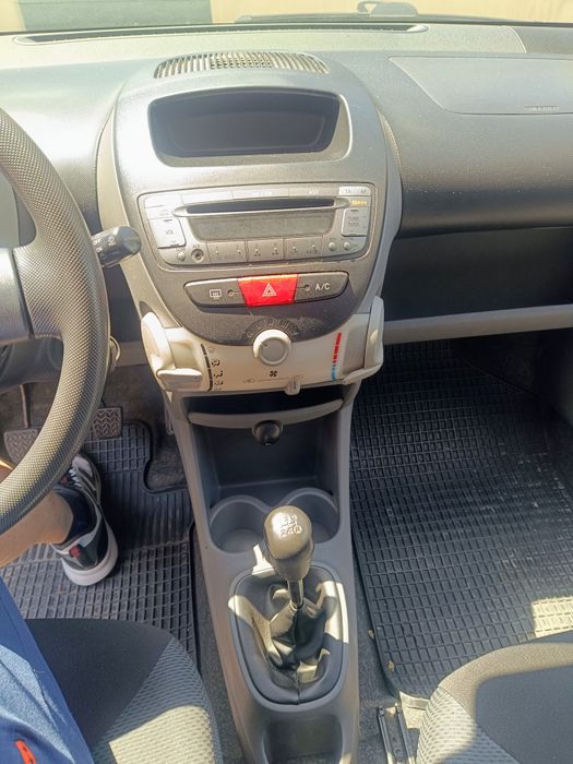 Toyota Aygo 1.0 a gasolina de 2006
Com 122 mil quilómetros 
Revisão feita até