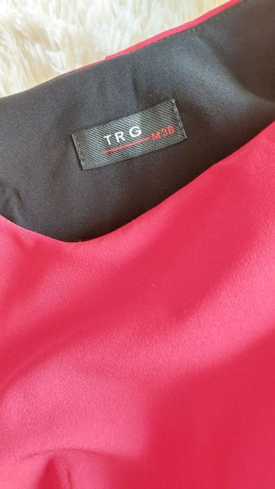 Яскрава нарядна червона з чорним вечірня сукня 38/М женское платье