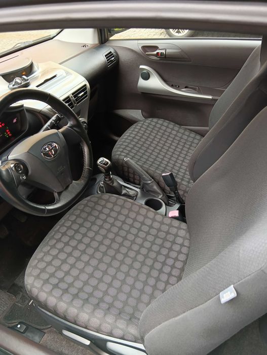 automovel toyota iq — photo 5