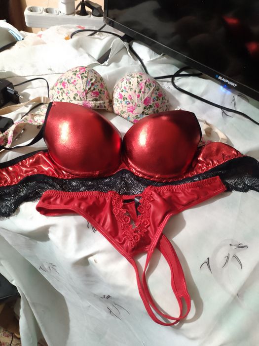 Бюстгальтер та стрінги, комплект