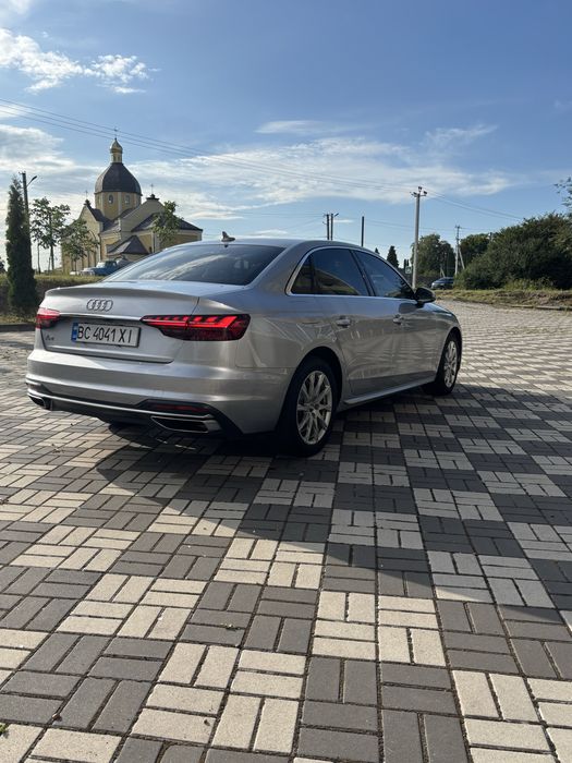 Audi a 4 B 9  2020 року