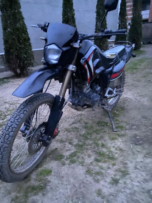 Мотоцикл крос в хорошом стані