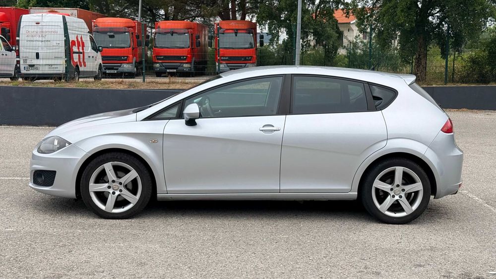 SEAT Leon 1.6 TDI Sport 105 cv Start/Stop (2010) — photo 2