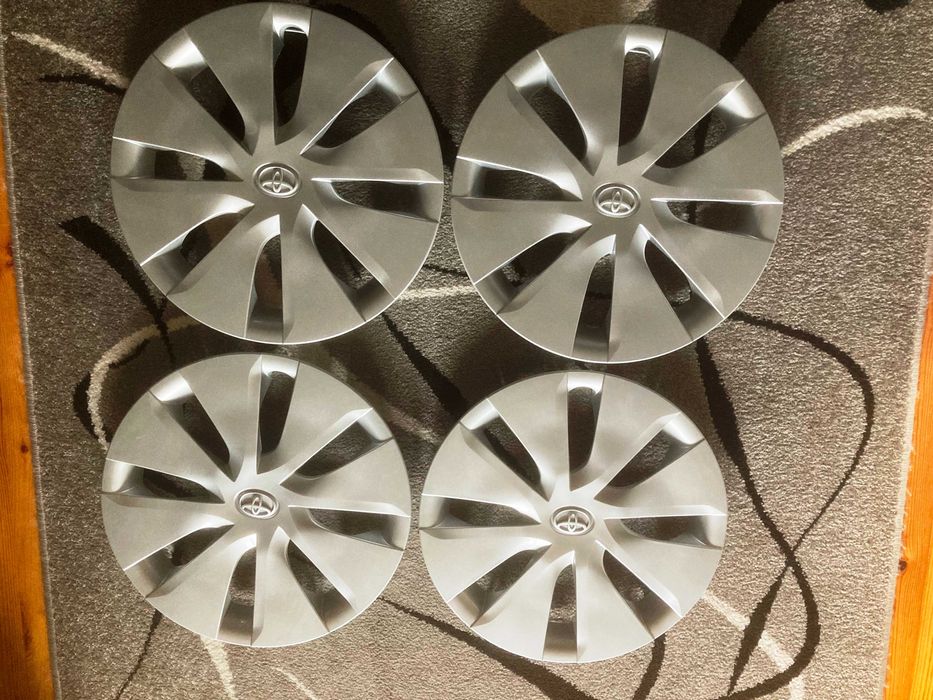 Kołpaki dekle samochodowe na felgi 15 cali 15" oryginalne Toyota