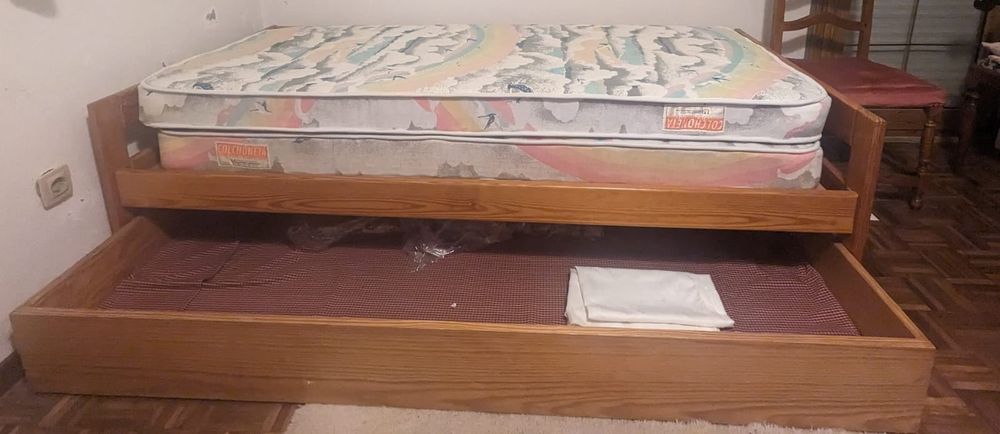 Mobília de quarto com secretária