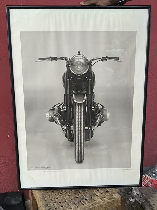 Vendo quadro retrata uma mota BMW R51/3 de 1951