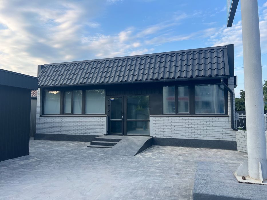 100 кв.м. Оренда фасадної окреморозташованої будівлі Симона Петлюри 12