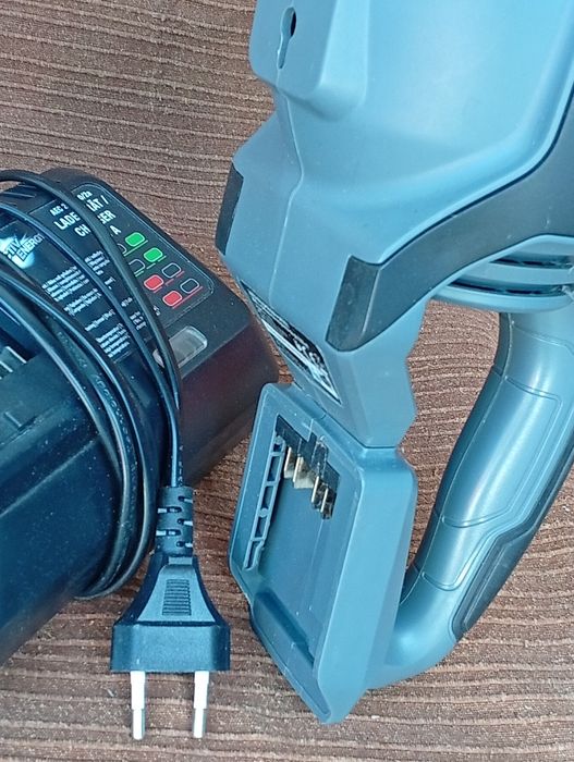 Aspirador Portátil a bateria bem funcional de seiscentos ml