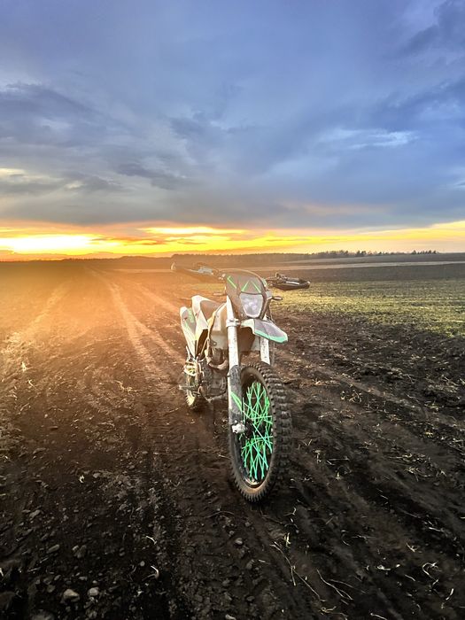 Продам мотоцикл kovi jnr ШОЛОМ В ПОДАРУНОК