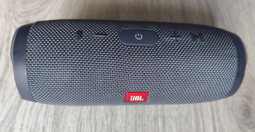 Coluna JBL Essential 1