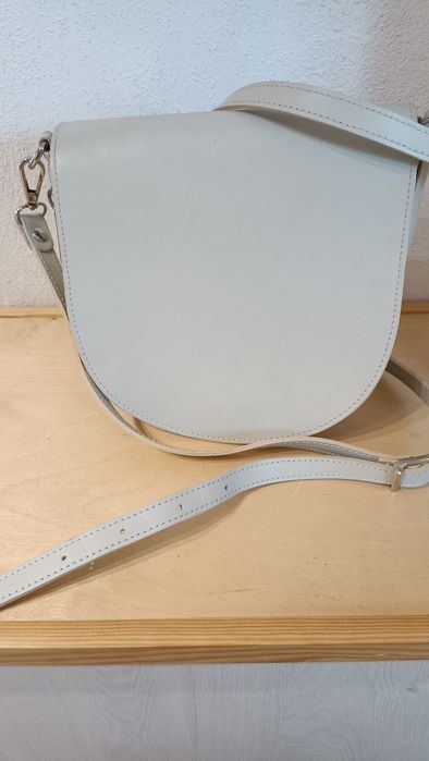 Torebka listonoszka, skóra