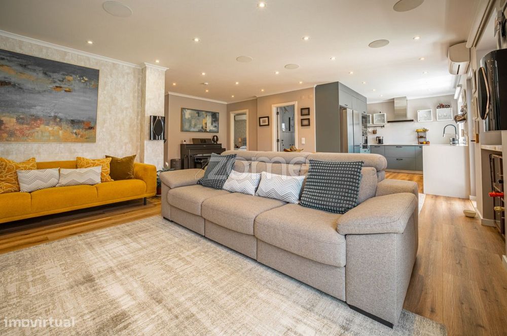 Apartamento T2 Condomínio Quinta dos Celões, Bicesse