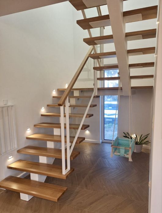 Schody metalowe, stalowe, nowoczesne, loft, na jednej belce, samonośne