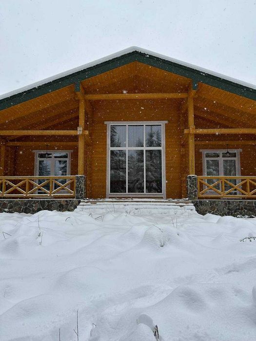 Просторий будинок у Яблуниці поруч із Буковелем