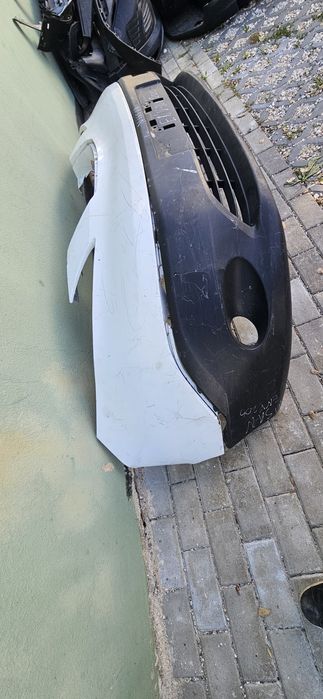 Parachoques frontal nissan ENV-200