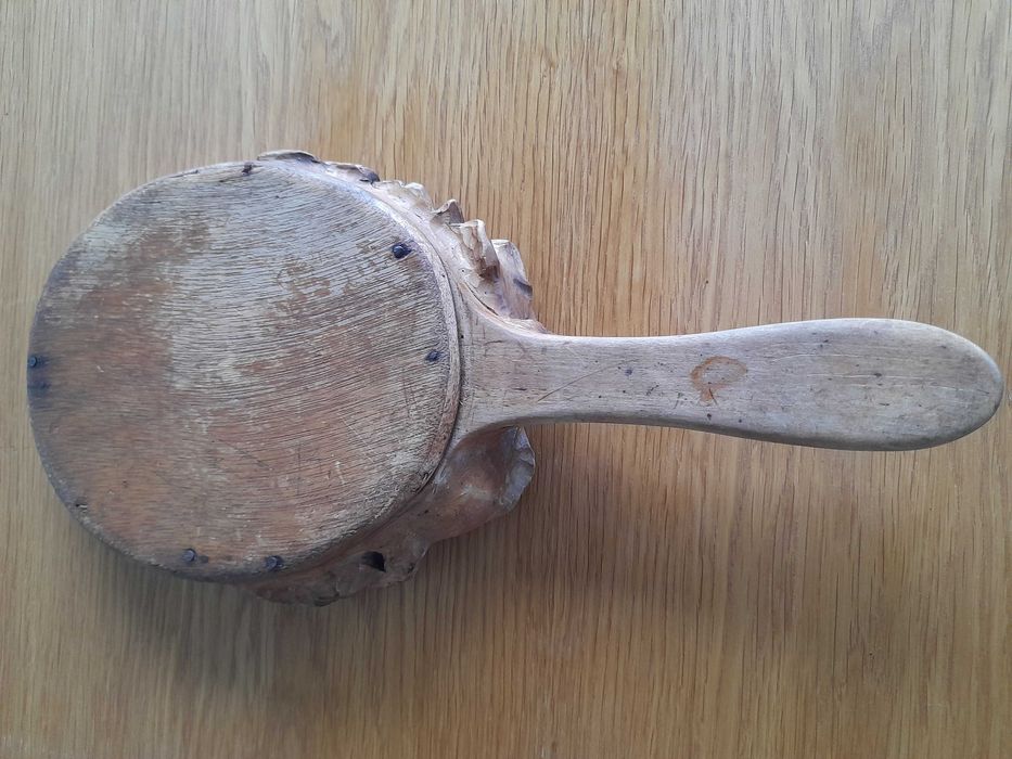 Stare, rzeźbione, małe lusterko