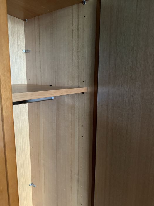 Спальня із натурального дерева в ідеальниу стані