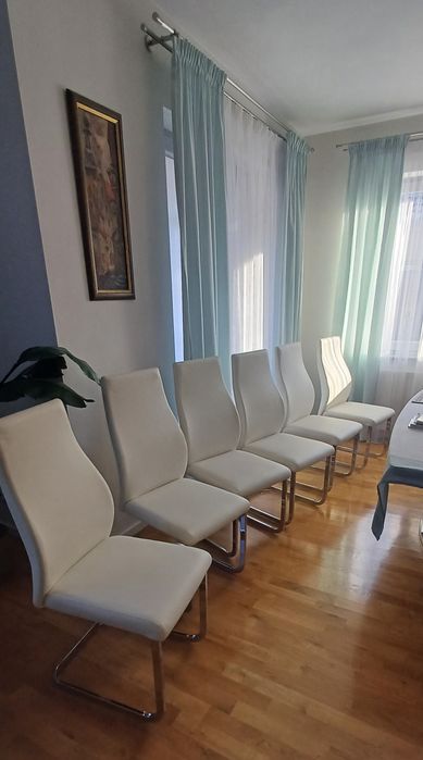 Kremowe tapicerowane krzesła do salonu 6szt