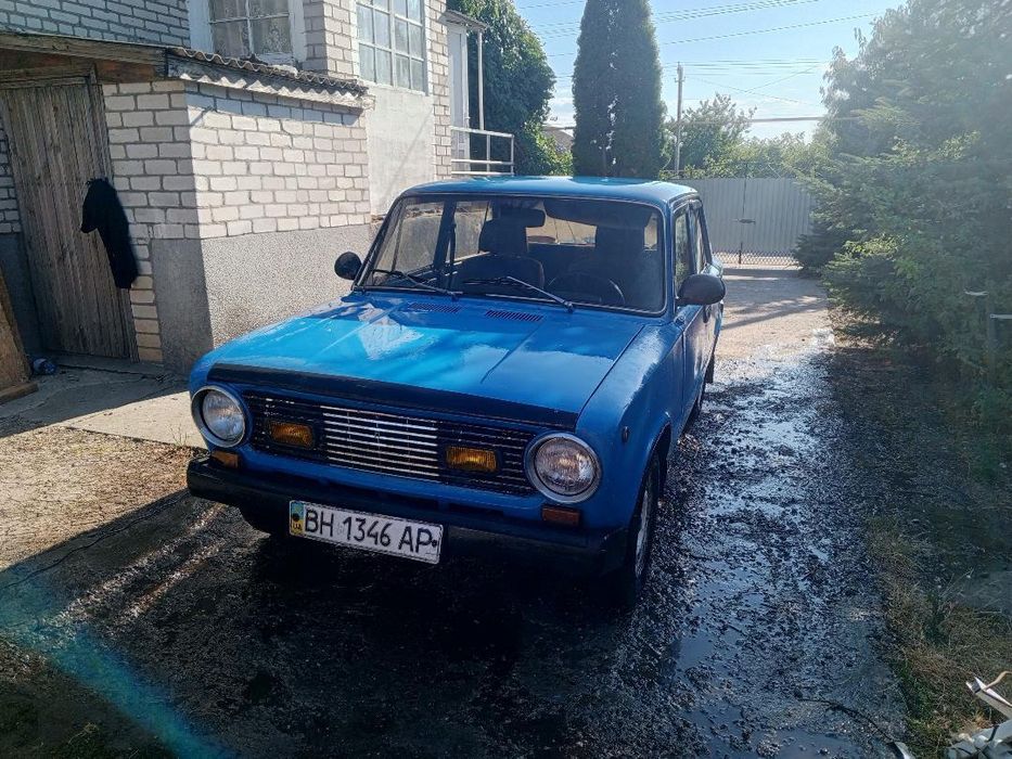 Продам ваз 21011