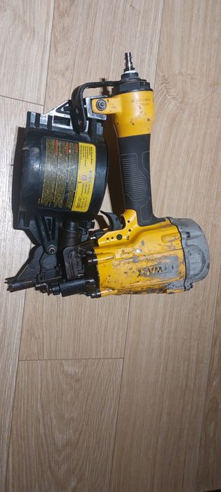 Пневмопістолет.Пістолет для цвяхів 50-83мм.Нейлер Dewalt