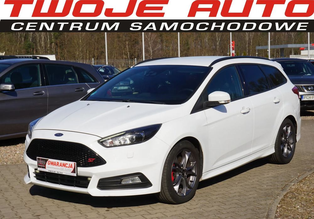 Ford Focus GWARANCJA 2.0 TURBO 250PS ST LED Xenon RECARO Bezwypadkowy Zamiana