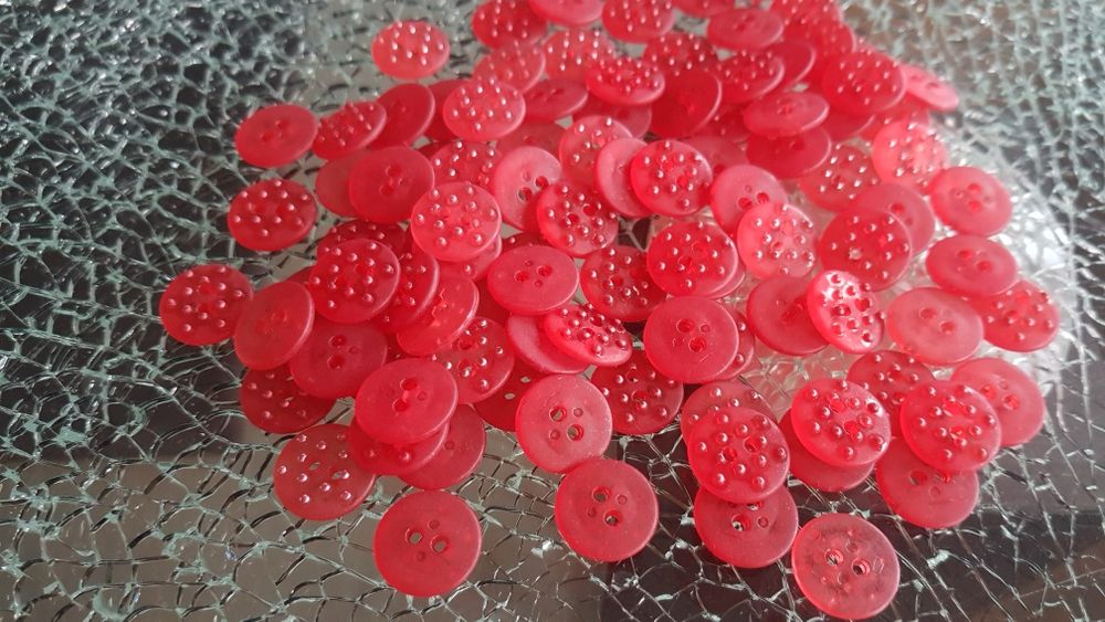 Guziki , pasmanteria