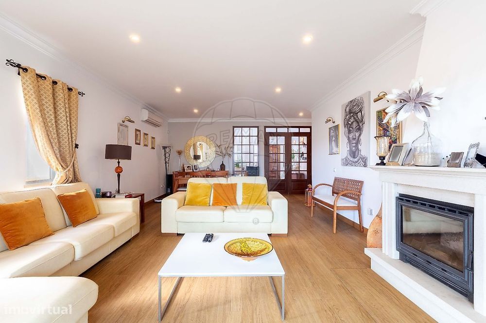 Moradia T5 para venda