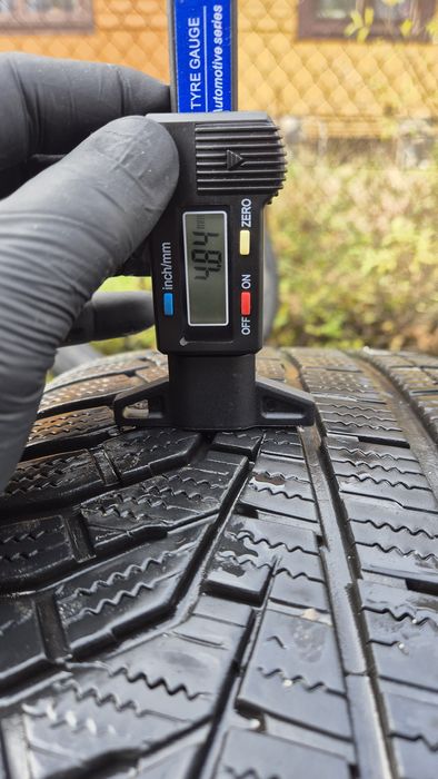 Opony zimowe Hankook winter icept evo2 235/50/18 dwie sztuki