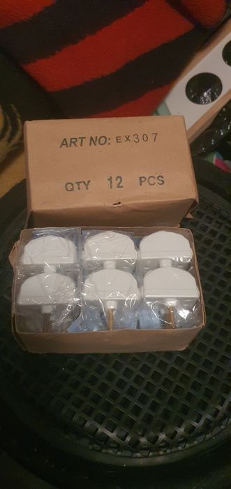 Multiple Chips (Up to 5 Chips Can Be Linked)64750891130371122