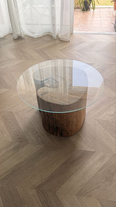 Mesa de centro em tronco de madeira – peça única (60 x 35 cm)