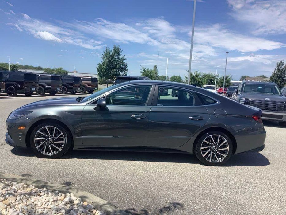 Hyundai Sonata Limited      2023