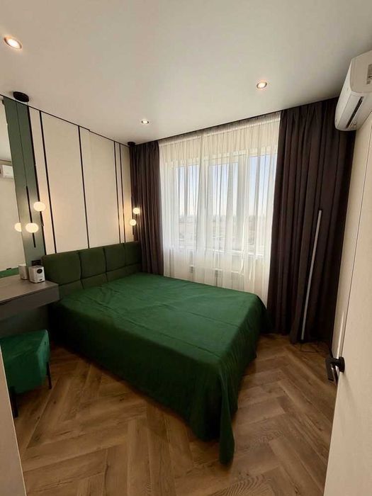 Двокімнатна квартира ЖК Пелюстковий з дизайнерським ремонтом