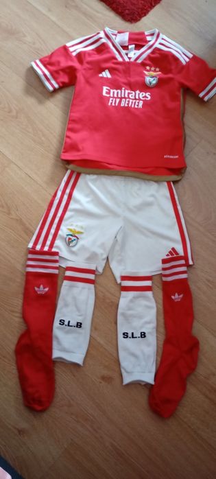 Camisola e calções benfica