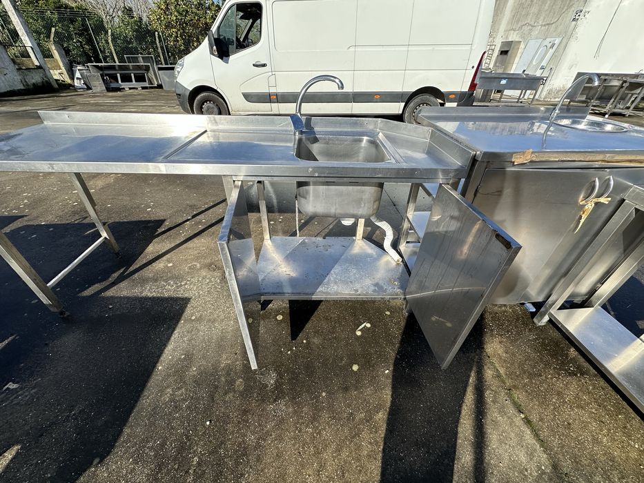 Bancada de inox.
