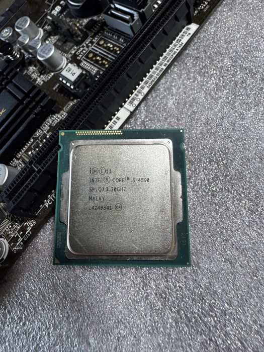Процесор Intel Core i5-4590 3.3GHz / 5GT/s / 6MB / s1150