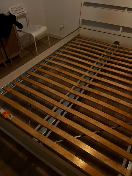 Cama de casal IKEA