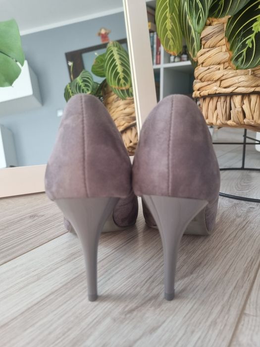 Szare obcasy rozm. 39