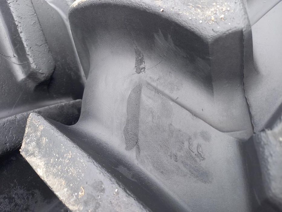2x Opona używana przemysłowa 16.9-24 16.9R24 MICHELIN 1400zł(szt.) W5075